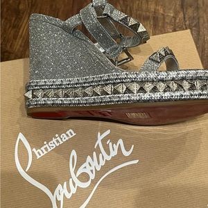 Christian Louboutin - Authenticated Sandal - Glitter Silver